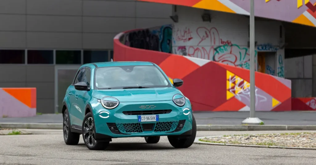 coches Fiat 600 Híbrido (2024)
